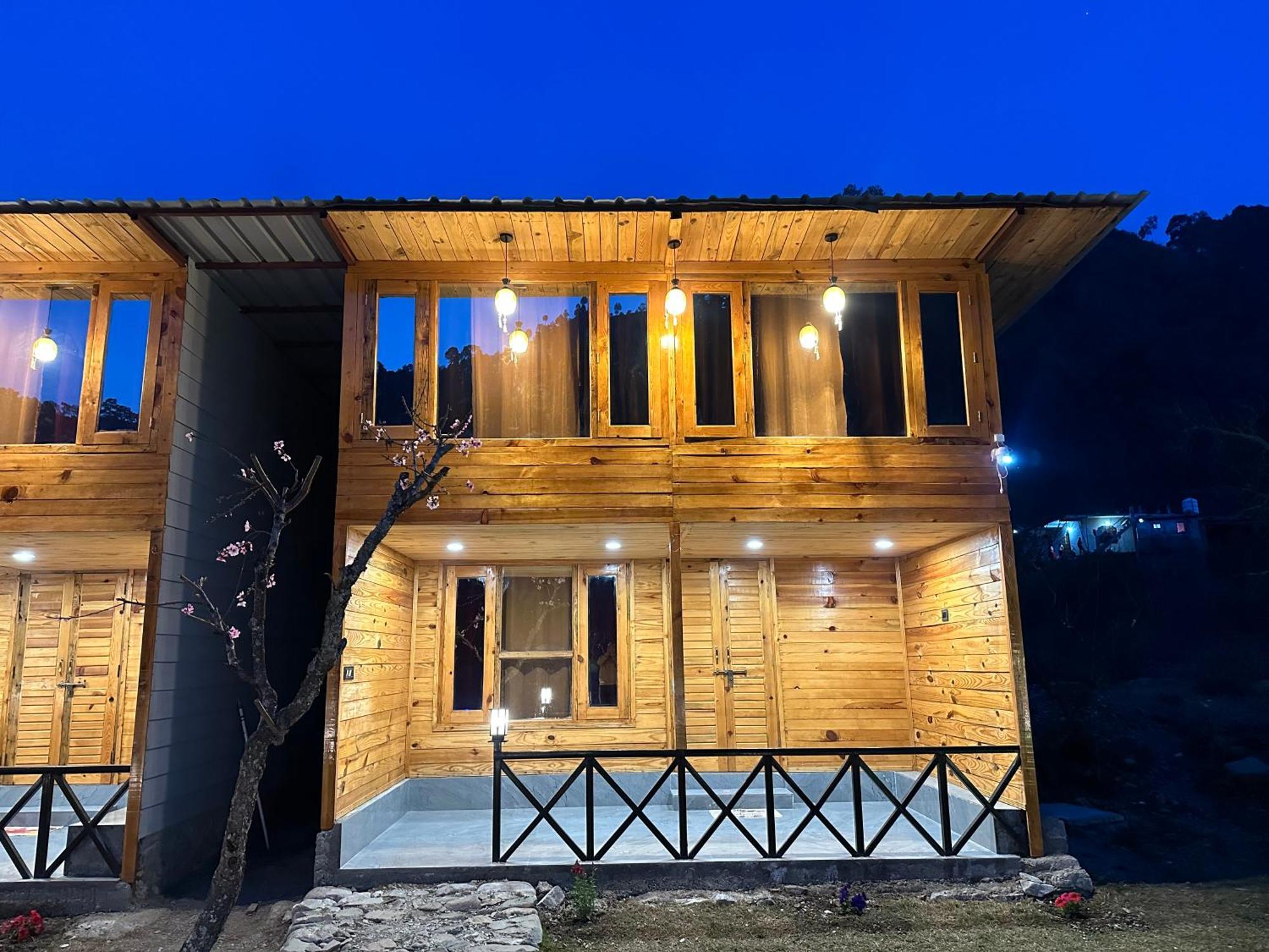 Cabana Riverside Resort - Kainchi Dham Nainital Eksteriør billede
