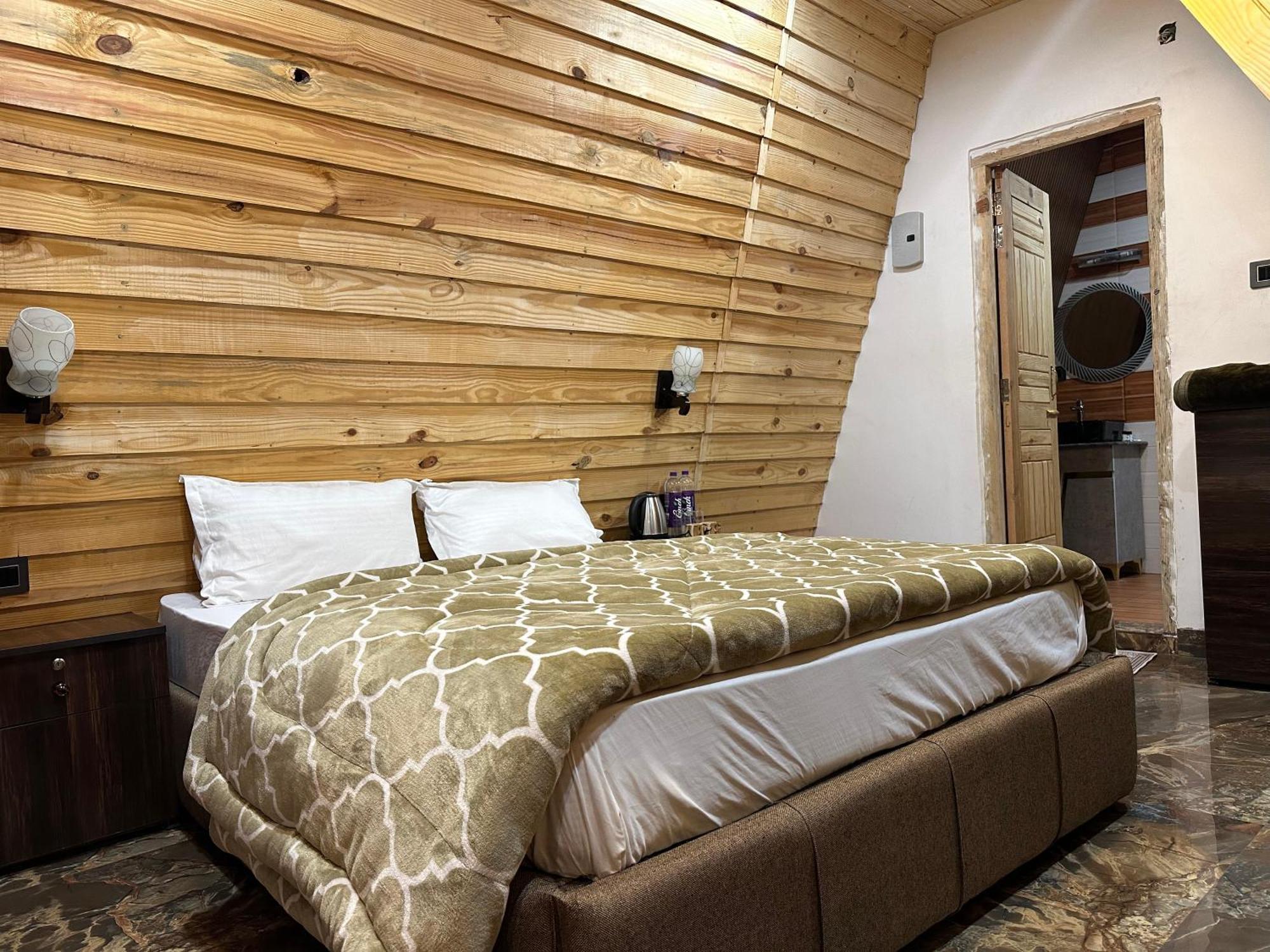 Cabana Riverside Resort - Kainchi Dham Nainital Eksteriør billede