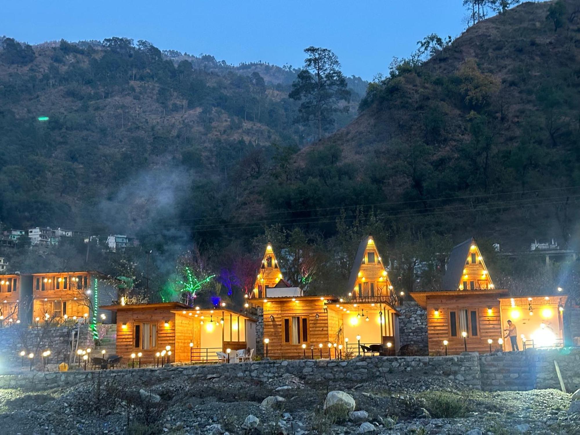 Cabana Riverside Resort - Kainchi Dham Nainital Eksteriør billede