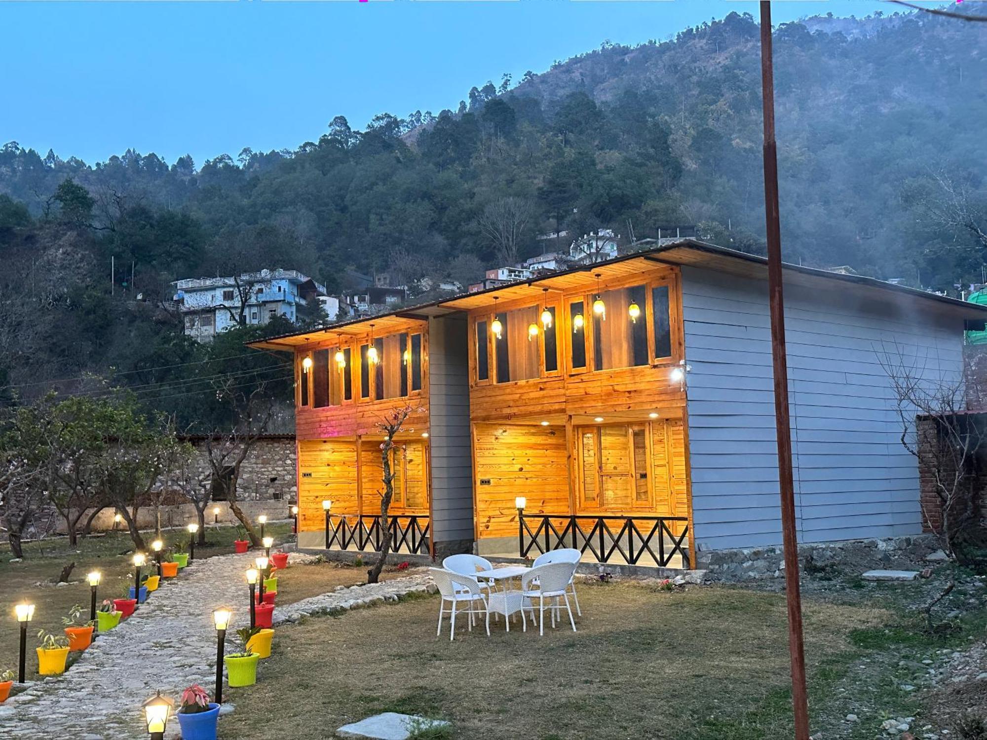 Cabana Riverside Resort - Kainchi Dham Nainital Eksteriør billede