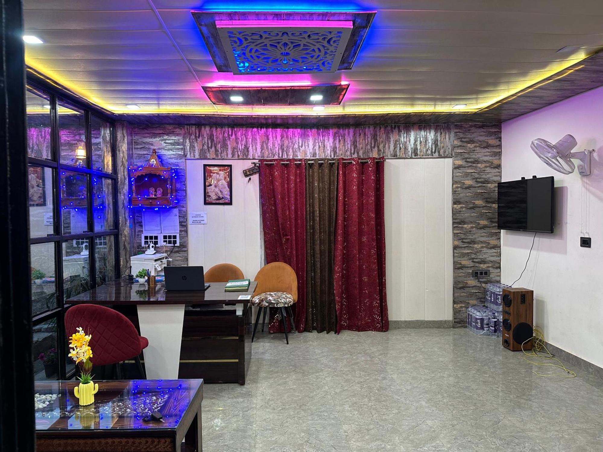 Cabana Riverside Resort - Kainchi Dham Nainital Eksteriør billede