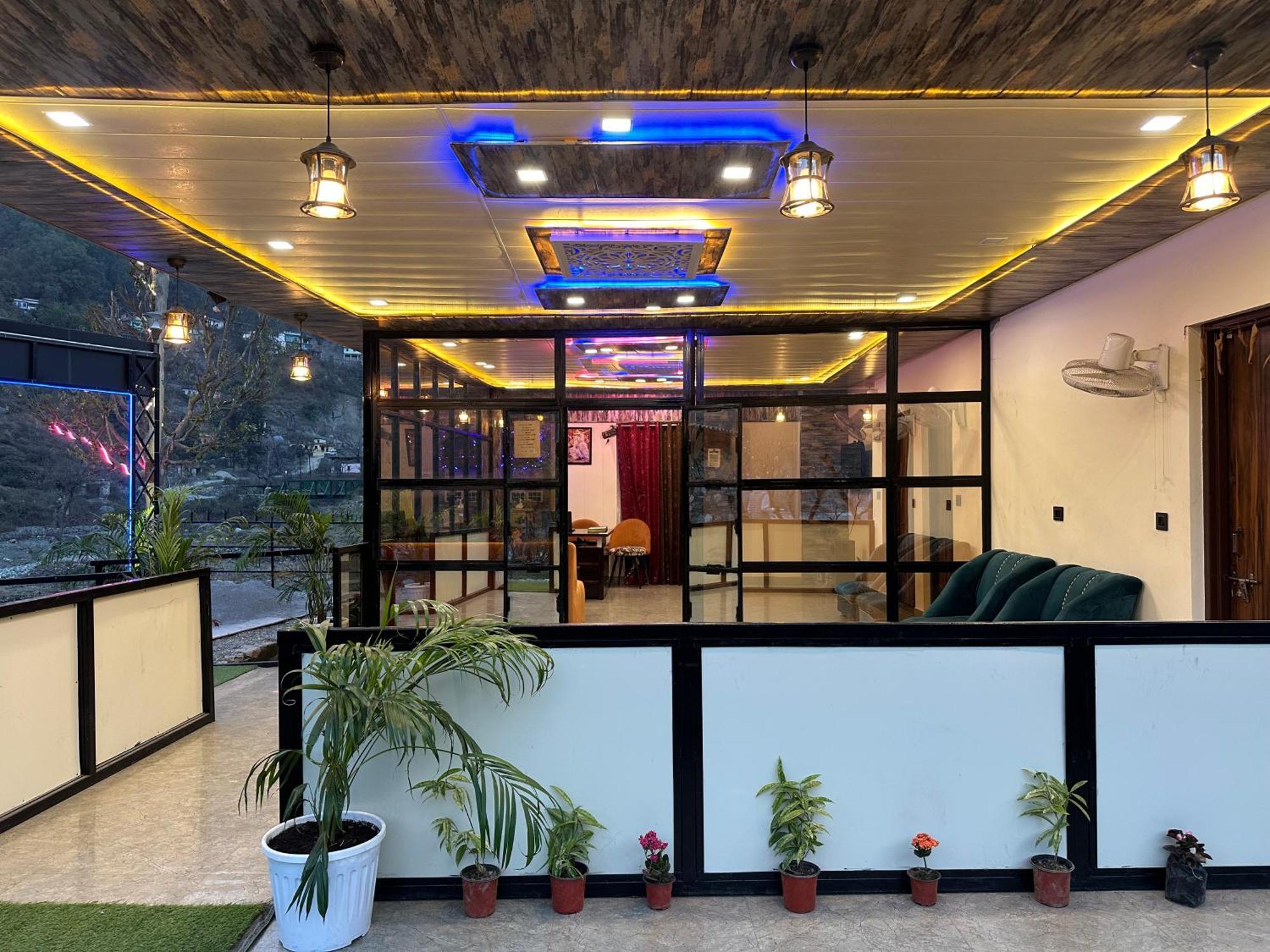 Cabana Riverside Resort - Kainchi Dham Nainital Eksteriør billede